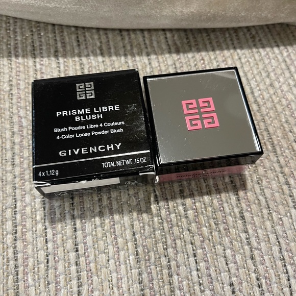 Givenchy Prisme Libre loose powder Blush - Picture 1 of 5